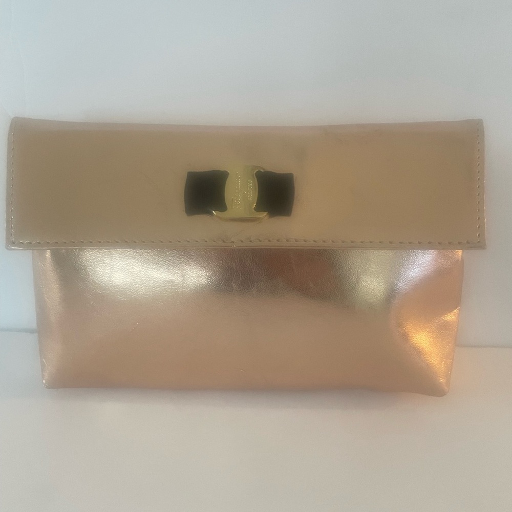 SALVATORE  FERRAGAMO Elegant Rose Gold Perfume Cosmetics bag